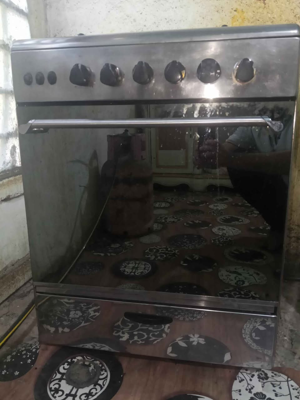 غراض للبيع طباخ مصري كاونترات قنينه متروسه جربايه كنتور ومرايه شراي يتصل او يراسلني *********** كربلاء, العراق
