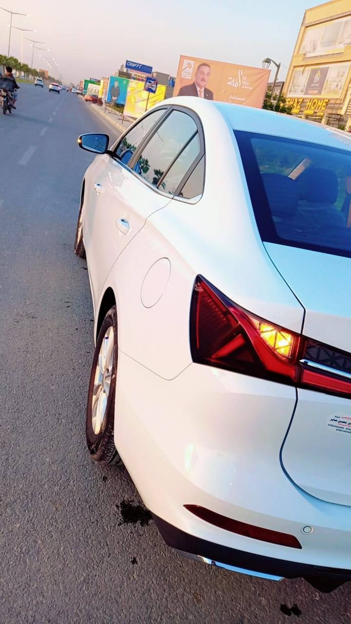 🚘السلام عليكم للبيع MG ROEWE🚘
 موديل ٢٤ ماشيه 38/ 🚏زيرو ضمان شركه فول مواصفات مزوعه
رقم اربيلي دولي بسمي. مكاني بغداد الحريه  هزه كامله التحويل ثاني يوم
مواصفات
1/محرك تيربو1500
2/ فتحت سقف
3/تحكم ستيرن
4/كامره خلفيه 360درجه
5/حساسات خلفيه
6/حساسات اماميه
7/كشنات جلد
8/تدفئه كشنات
9/زنون
10/تحكم وتشغيل بصمه
11/شافط ضباب
12/مري شفط
13/شاشه دشبول تحكم
14/ شاشه تحكم موبايل
15/ مانع انزلاق
16/تثبيت سرعه
17 وبعد كلش هواي بيه مواصفات 
السعر(113)وبي مجال
الاستفسار الاتصال /***********
