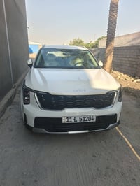 كيا سورنتو موديل ٢٠٢٤ماشيه ٣٠الف مفتوحه مكينه مبدل أويل بم فقط ٠٧٧٣٤٢٠...