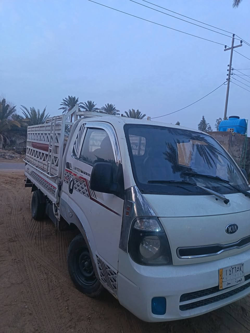 سلام عليكم كيا بنكو 2700موديل 14 لمعرفه التفاصيل أكثر اتصال على هذا الرقم ***********
