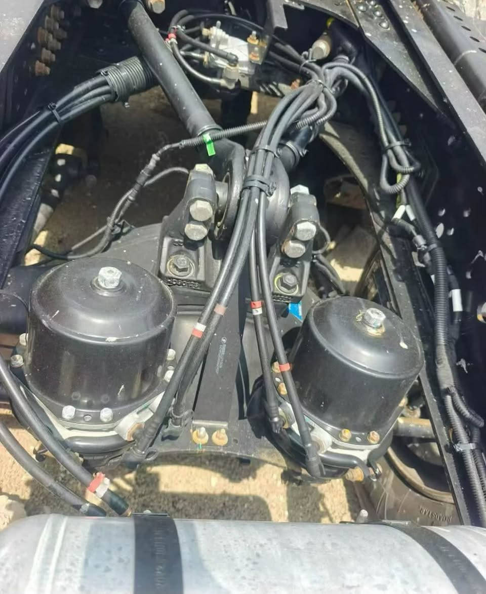 شاحنة 德龙 M3000S
📅 موديل 2022-2023

⚙️ نسخة دفع مزدوج خفيفة الوزن (تحمل عالي + وزن أخف)

🔥 محرك Weichai سعة 12 لتر

💪 قوة 460 حصان

⚙️ ناقل حركة أوتوماتيكي Super Fast Gear

🛑 مع مبطئ هيدروليكي (Retarder)

💰 السعر: 16,000 دولار أمريكي

📦 جاهزة للتصدير

WhatsApp +8613563726273


**إذا كنت صاحب هذا الإعلان وتريد حذفه لأي سبب، رجاءا أرسل رسالة إلى الدعم الفني**