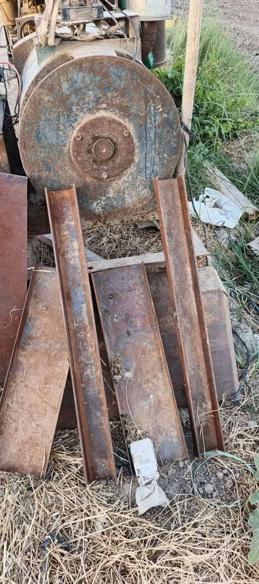 سلام عليكم جاملاغات لبيع جديدات موجودات بل نجف سعر 130الف مالت البي رقم ***********
