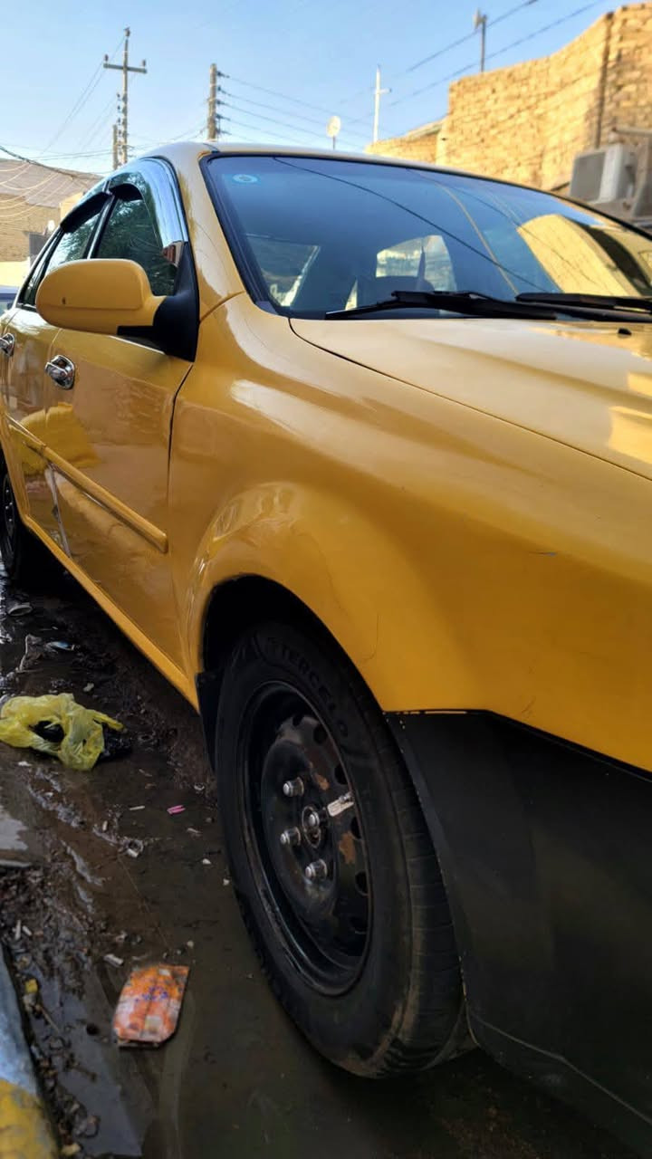 يا الله السلام عليكم ورحمة الله وبركاته
سيارة سوزوكي فورينزا موديل 2008وارد امريكي ضربتها حوض ماوصله شواصي سونار موجود 
 رقم بغداد انكليزي 
محرك بي صوت خفيف و كير جديد وضفاير جديده 
تبريد شغال ومنضومة كاملة جديده  مع شاشه وكامره 
حدادية صدر امامي خلفي في حالة جيده
تخم تايرات جديدات 
ادامة كاملة مكملة للمحرك 
كهربائيات كلشي شغال وبالمضبوط 
كشرها حلو بس يرادله شويه ترتيب مثل ما موضح بالصوره

السعر : 45بيها مجال 
الرقم : (***********)سيد سجاد
مكاني : بغداد راسه مال المعلمين
