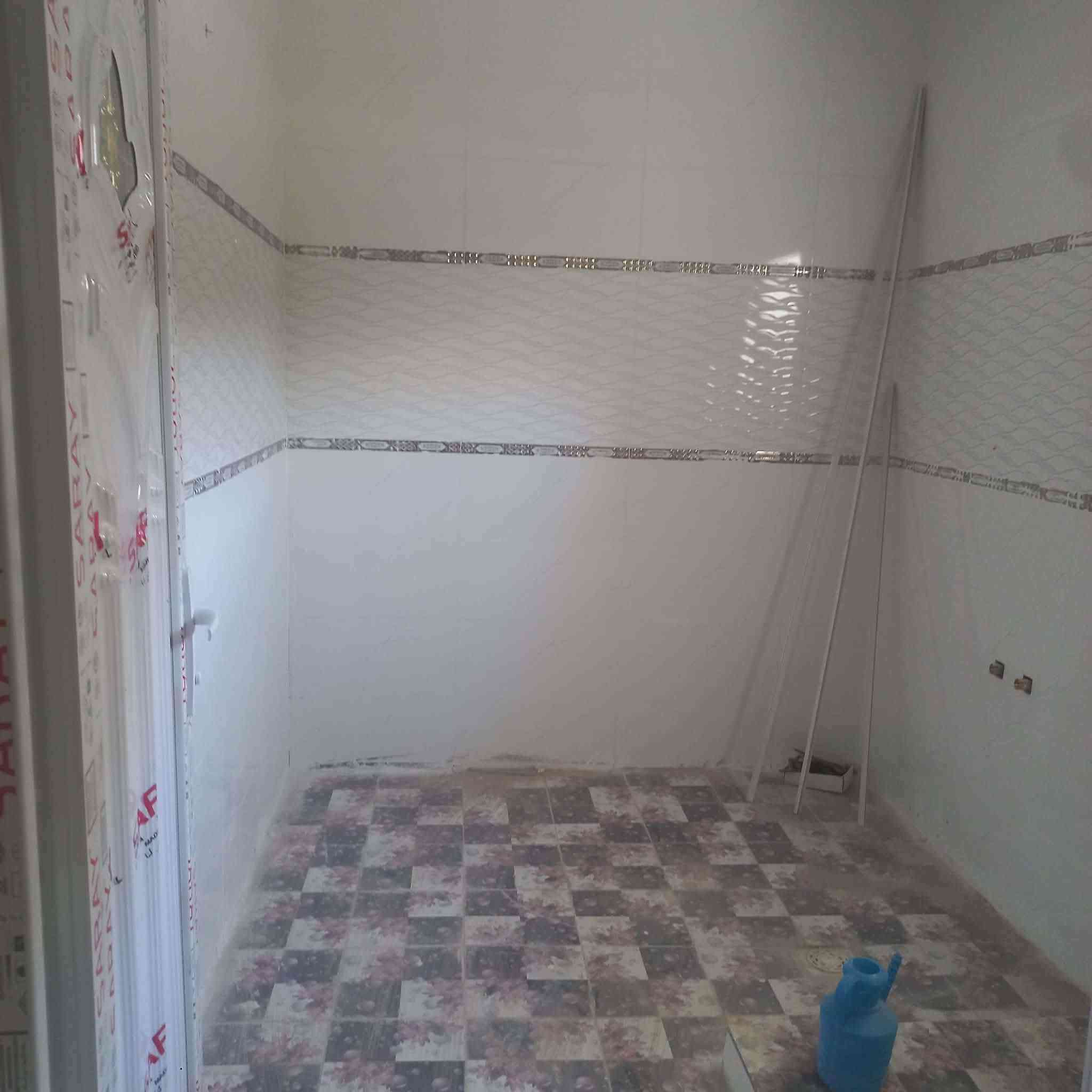 بيت للبيع حي الأمين غير مسكون بناء
بناء جديد مساحته ٢١٥ للاستفسار ***********
***********
