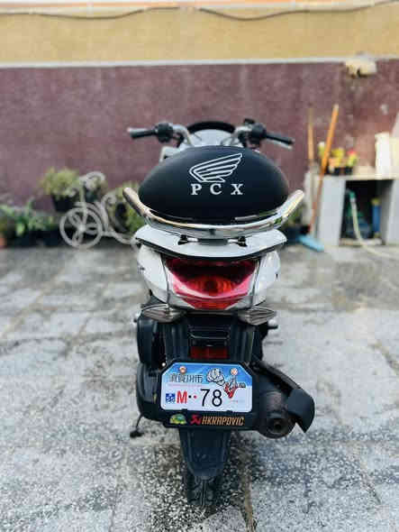 السلام عليكم دراجه bcxجيل الاول ياباني 

دراجه جديده بل كارتون كلها بلاديه كفر مكينه بلادي 
 لون ابيضّ صدفي دراجه خير من الله كلش حلوه بل حقيقة 
السعر 1450 وبيها مجال حك الجية العنوان بغداد مدينة الصدر الهاتف ***********
