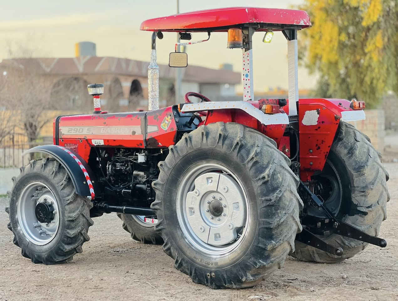 السلام عليكم مكلف بالنشر مكينه تركي دبل للبيع موديل 2011 باب الاول كتاب شركه كله على وضع الشركه السعر105ورقه وبيه مجال الاستفسار عل الرقم***********
