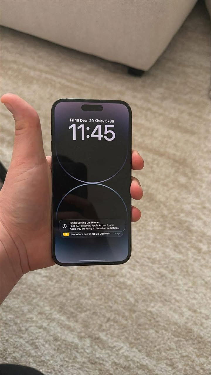 السلام عليكم أيفون ١٤ برو ماكس اسود جهاز جديد فقط مبدل اشاشه اصليه ٣ خيارات بطاريه ٨٧  ذاكر٢٥٦ فيس ايدي شغال صوت كامرات كامل جهاز وتر ٧٥٠ بيه مجال بسيط. ***********
