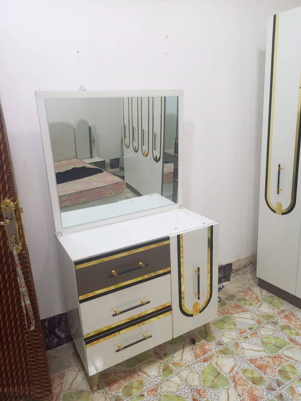 سلام عليكم غرفه نوم تركيا جديده 7 قطع سعر 750عنوان نجف ***********
