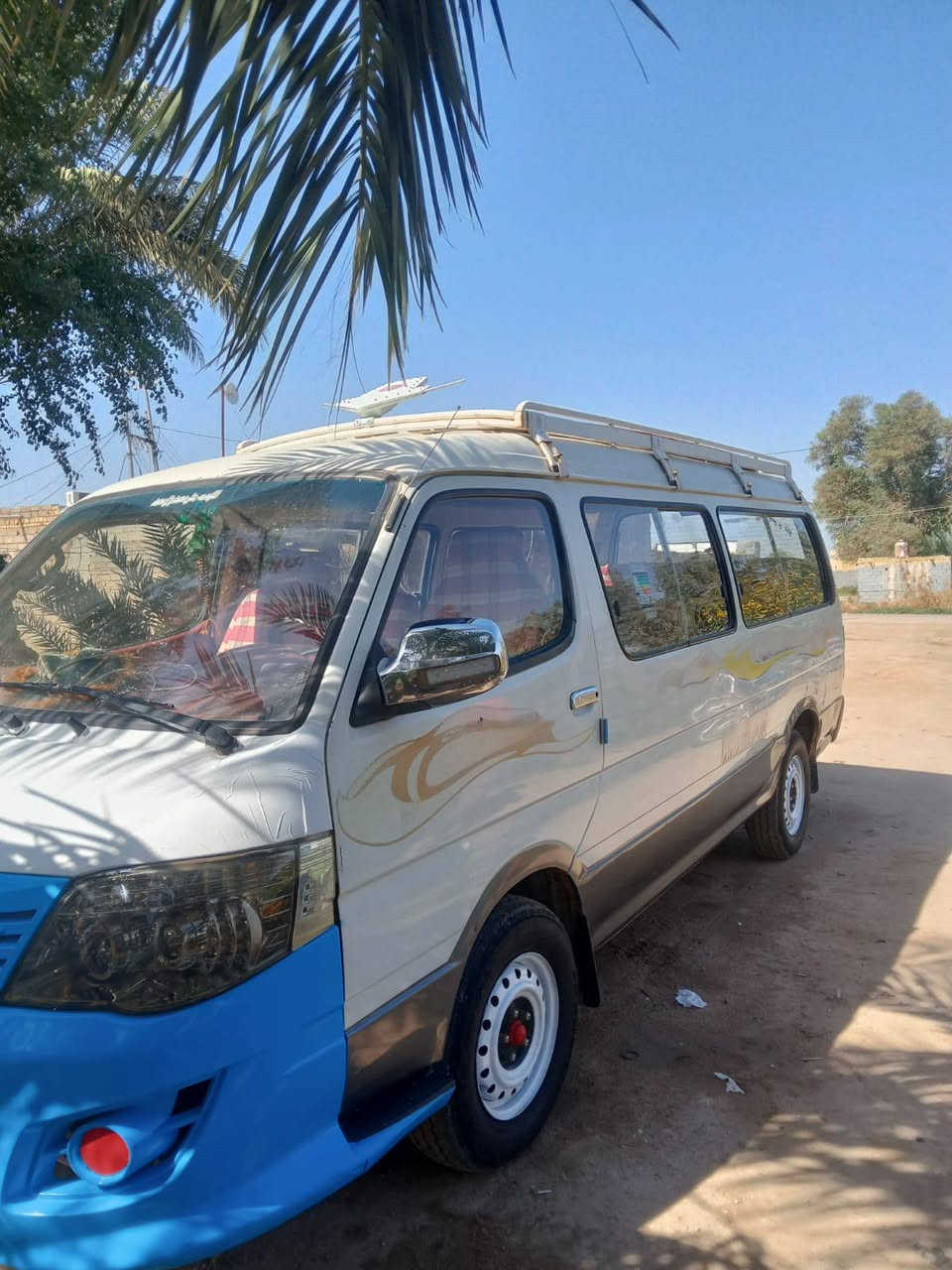 فتون الوان موديل 15 موصليه  سنويه عظم عاج السياره على البلاد
السعر 43 المكان الناصريه 

***********
