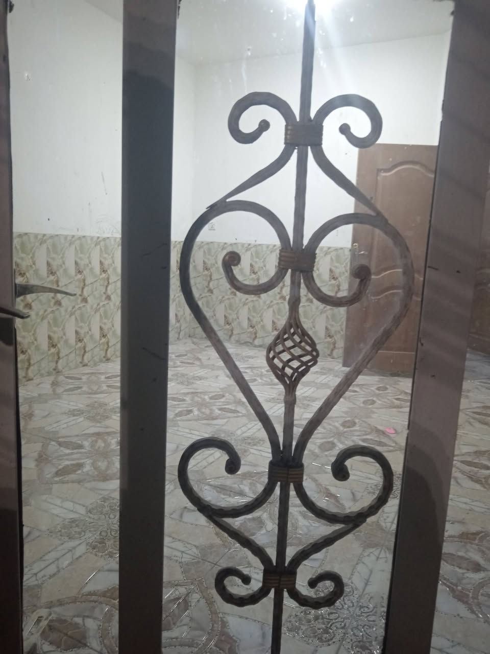 السلام عليكم
دار للإيجار
مساحة ١٠٠ م  طابق واحد غرفة نوم وهول ومجمع صحيات ومطبخ
حلة حي نادرالاولى خلف فندق أسد بابل
ملاحظة مطلوب عائلة صغيرة نفرين
خدمات ماء كهرباء مجاري تبليط قريب جدا من الشارع العام
للاستفسار*********** ابورامي لبيع وشراء العقارات في بابل مكتب البيت الأمين حلة نادر الأولى قرب آسواق الجمل ملاحظة نستقبل جميع عروض البيع والشراء والايجار الرهن
