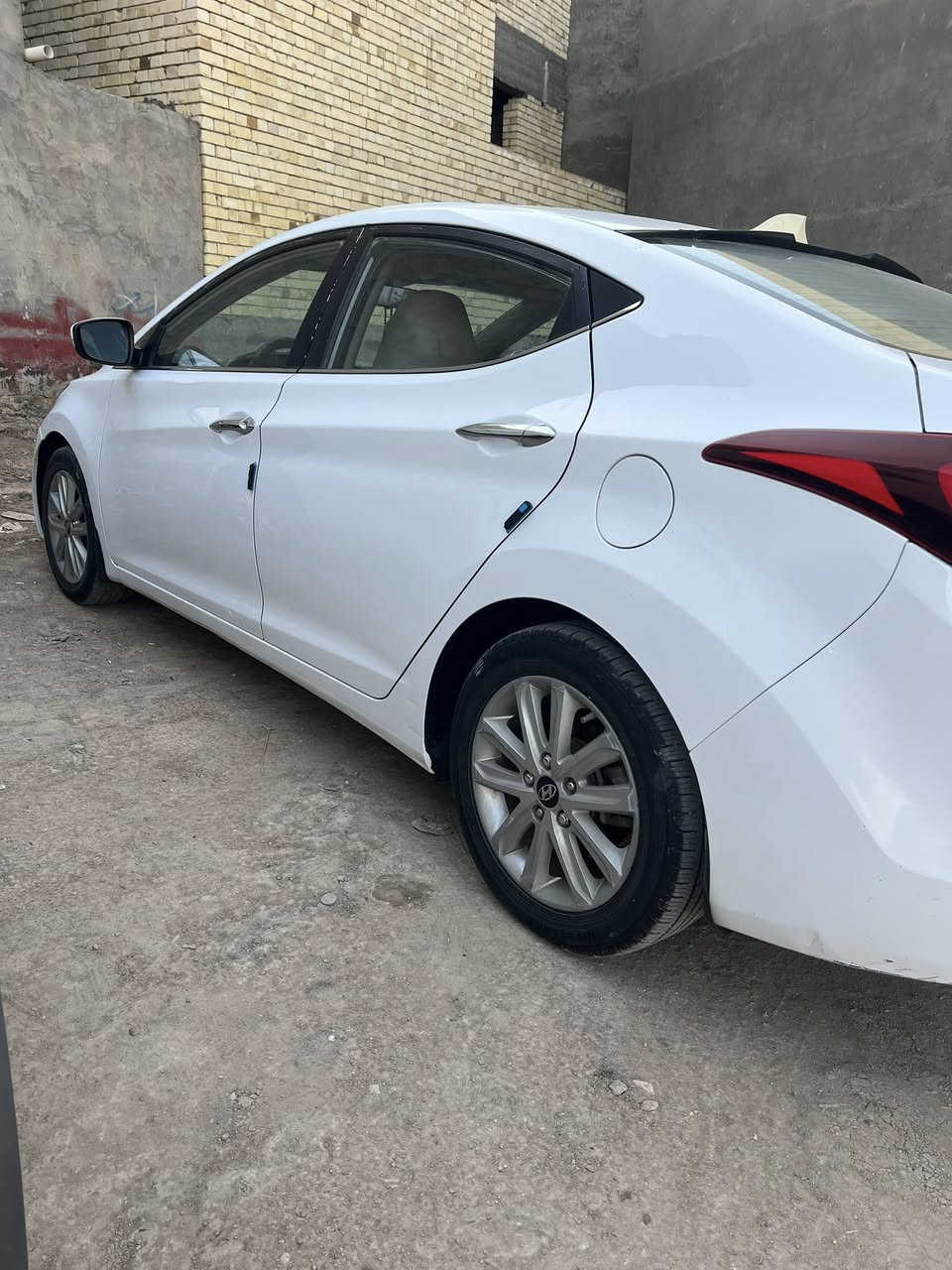 السلام عليكم
النترا خليجي موديل 16 ايكو محرك 1800

فول مواصفات عدا البصمه السياره نظيفه بيه فقط دور الجاملغ الخلفي والجاملغ الامامي عكس السايق صبغ بدون ضربه

مكينة خير من الله وبحاله ممتازه لاتنقيص ولا تبخير مامفتوحه فقط رواجز بدلتهن

تبريد فول  سياره جاهزه من كل شي نظيفه واحلى من الصور 

رقم بغداد بأسمي 

السعر 123 

للاستفسار *********** مكاني الحله

