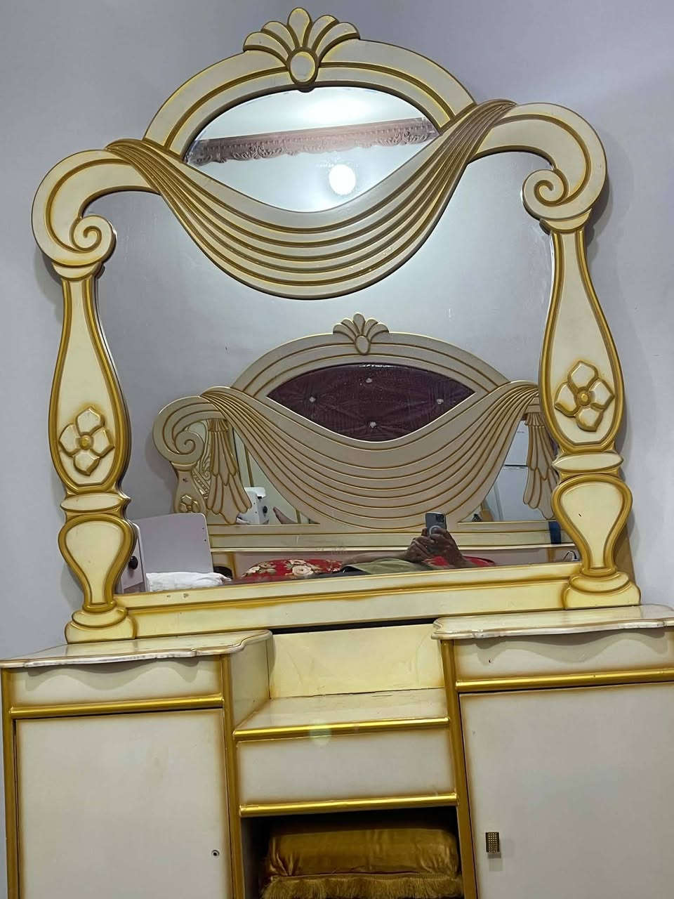سلام عليكم غرفة نوم للبيع مستعمله للاستفسار الاتصال على الرقم
***********
