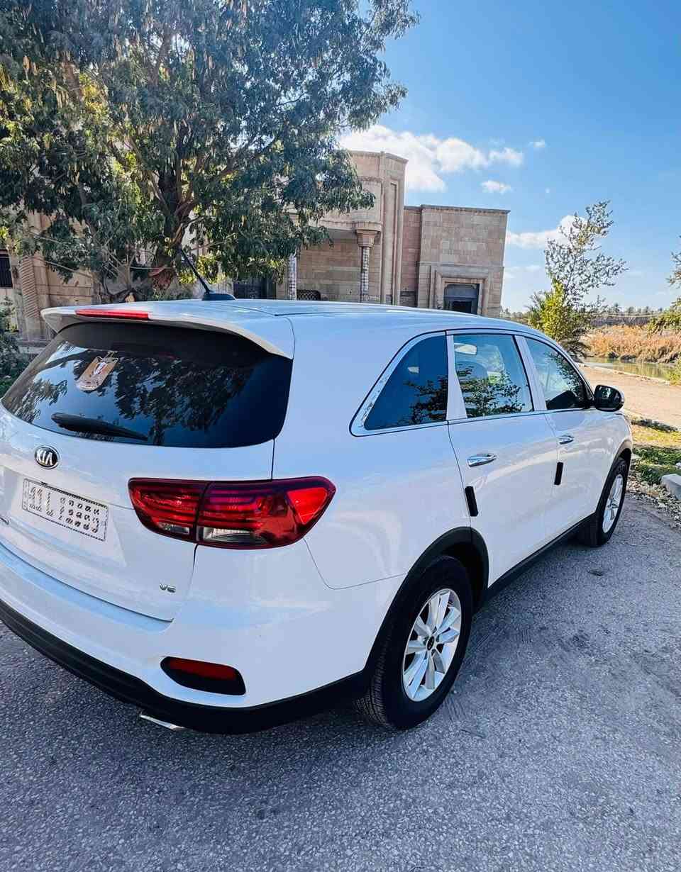 السلام عليكم كيا سورينتو 2019 امريكي رقم بغداد بأسمي 6 سلندر 7 راكب
السعر 185

حادثها جاملغ وبنيد 

مواصفات عاديه السياره جاهزه متخسر عليها ربع كير محرك مكفولات برغي ممفتوح بيهن شادلها منضومة زنون ب٥٠٠ الف شاشه ب٢٥٠ غرفتها نظافه 100% للاستفسار ***********
