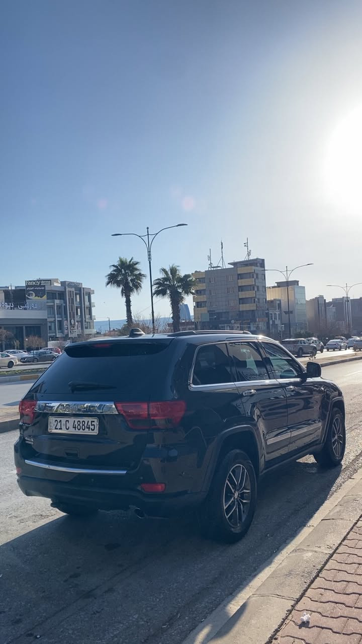 السلام عليكم 
جيب خليجي شيروكي ٢٠١٣ لمتدد 
بدون اي ضرر فول مفوله 
بشرط محرك وكير  
مكفوله كفاله عامه فقط بيه بارد بصف السايق

للبيع فقط 
***********
