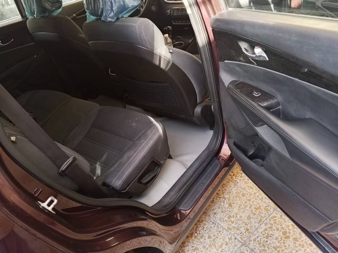 مرخصت مدير الكروب سورنتو الفين وصطعش وارد امريكي حادثه جاملغ وبنيد سياره جديده سبعه راكب مكينه الفين وربعمين لمرغوبه اسعر140وبيه مجال مكانه بلعماره***********
