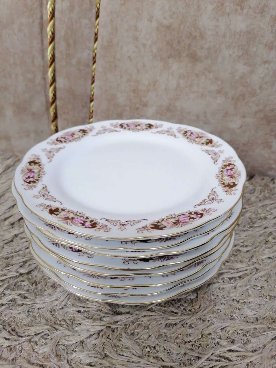 صحونه تمن ومرك طخم على ١٥٠٠ وطخم مذهب مامستعمل ب٢٠٠٠ قطعه مكان موصل توصيل موجود


**إذا كنت صاحب هذا الإعلان وتريد حذفه لأي سبب، رجاءا أرسل رسالة إلى الدعم الفني**