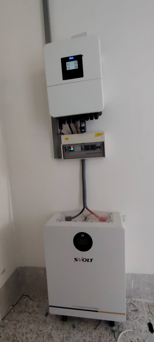 شمسك التي لا تغيب! 🌞
🔋 كهرباء مستقرة • أداء جبار • تقنية موثوقة

تم بحمد الله تجهيز وتنصيب 4 منظومات طاقة شمسية في قضائي الطوز وآمرلي
بقدرات تجهيز 15 أمبير و8 أمبير

🔌 باستخدام إنفيرترات من شركتي
 SRNE و Deye 
🔋 وبطاريات ليثيوم عالية الكفاءة من
 SRNE و Svolt

مكتب وادي الرافدين
معكم دائمًا… ثقة، خبرة، واستمرارية ⚡

📍 طوز – الشارع العام مقابل سايلو الطوز
🏬 محلات صادق الكهربائي وأبو داوود
📞 ***********
📞 ***********
