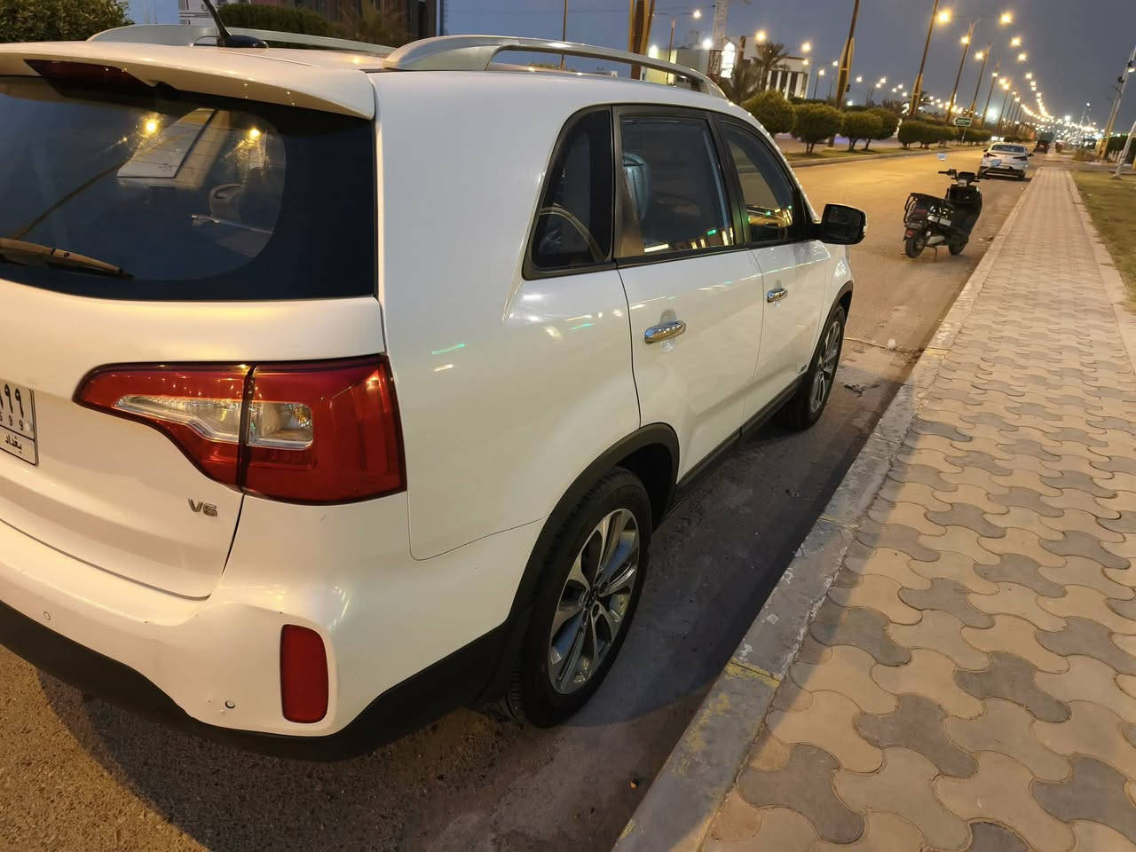 السلام عليكم كيه سورنتو خليجي موديل 14 فول الفول  ماشيه 167 مكفوله من الحادث والصبغ السعر 180 بيه مجال بسيط المواصفات 1ع1 شنو لبالك موجود بيه مكان السياره الفلوجة ***********
