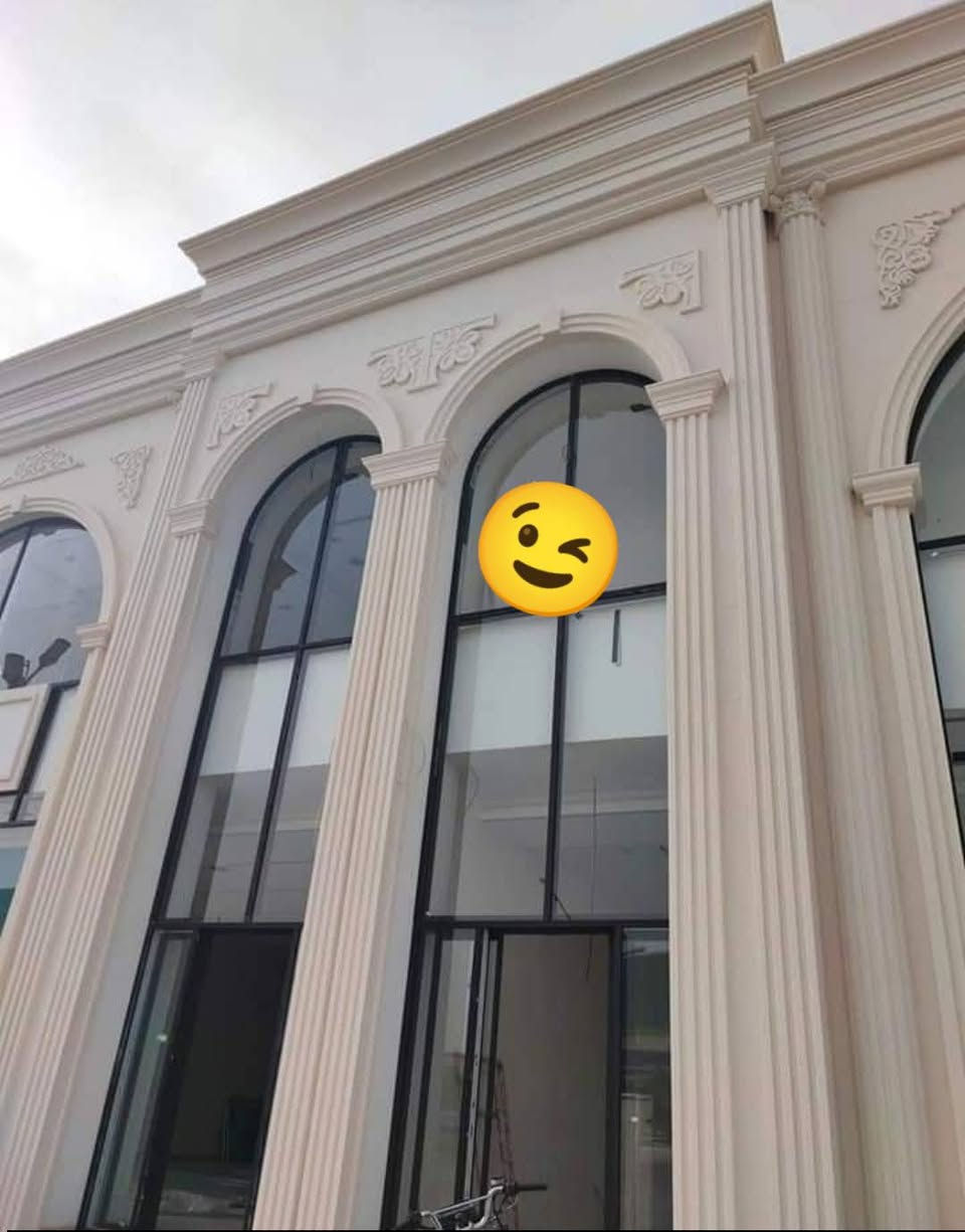 مستعدون لتغليف الواجهات بالفوم (الفوم التركي) الذي من مميزاته
عازل للحرارة والرطوبة خفيف الوزن على البناء سهل التركيب  قابل لتغيير الالوان حسب الرغبة 

الاستخدام

يعمل على الطابوق والبلوك والثرمستون واللبخ والنثر والسندويج ....

سريع العمل يتم انجازه بمدة زمنية قصيرة 

المادة اللاصقة هي الفوم المخصص للصق 

او مادة الكلكيم 

 

الاصباغ المستخدمة من مناشئ عالمية رصينة مثل ( جوتن . همبل . برجر . لوجيا . بتك)  وحسب رغبة العميل 

 الذرعة هندسية وتخريج كامل للابواب والشبابيك 

جميع المواد المستخدمة هي اصليه ومخصصة للخارج 

من مادة الفوم الاساسية 

ومادة اللصق 

ومعجون المعالجة

وصبغ الاساس (البرايمر)

والصبغ النهائي 

لا نستخدم مواد داخلية في عملنه نهائيا 

اسعارنا تنافسية 

للاستفسار مراسله الصفحه ***********//////*********** @إشارة
