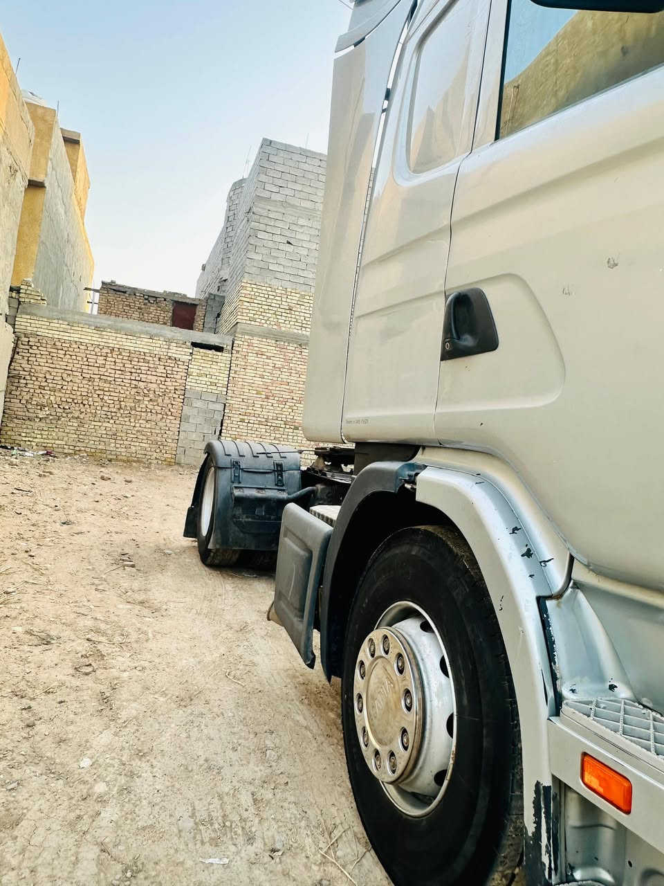 سلام عليكم
سكانيا موديل2003 انجكتر رقم دهوك سياره فلات مثبته  بل سنويه 3دناكير مزوج 

تاني 700 لتر

حموله47 طن

مكينه خير من لله بس بيه تبخير سياره

كير 3/3 محرك خير من لله قماره كفاله عامه كلج جديده  شاصي مكفول من صبغ عربانتها لشاصي ماله موجود 

مصفر غرايم وضرايب تحويل موجود وكاله بسمي

مكاني

بغداد النهروان  

‏‪***********‬

‏‪***********‬‏

السعر115بيه وبيه مجال للشراي فقط
