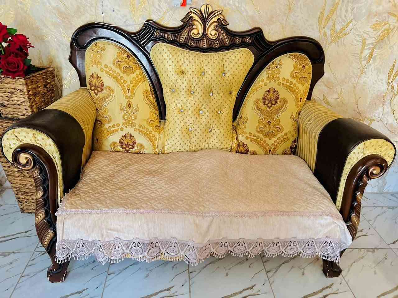 سلام عليكم
تخم للبيع قنفات ٢ كراسي ٢ وستوته
***********

