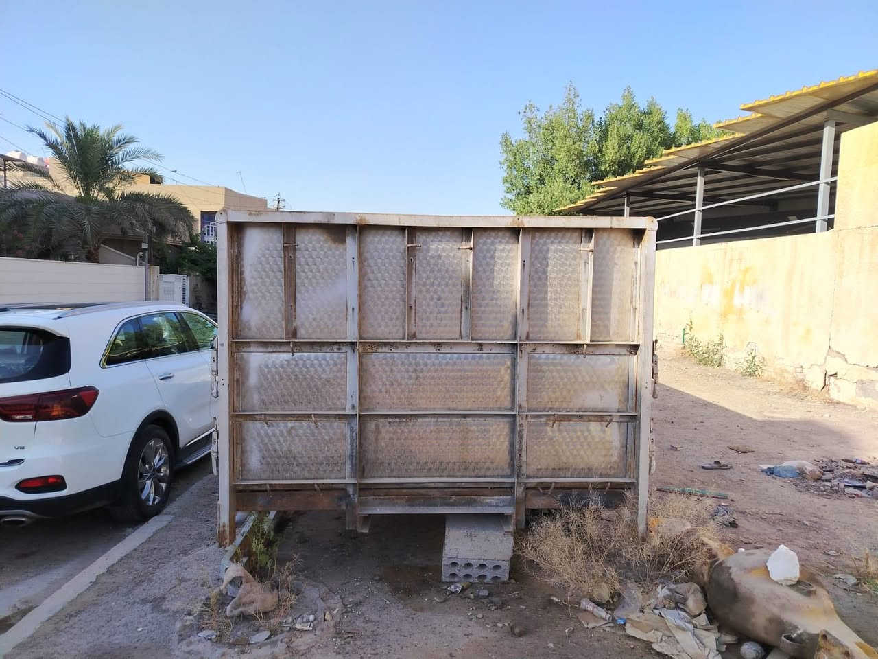 بدي للبيع طوله 6 وربع العرض مترتين و 15 سانتيم المكان بغداد 
الرقم  ***********
