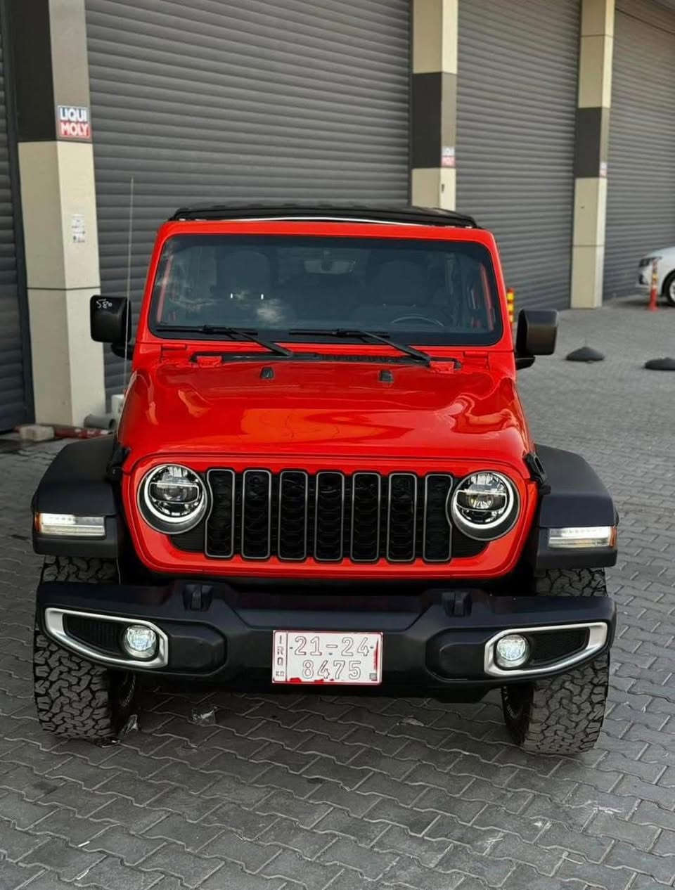jeep wrangler 2023 Sport
4 turbo
لون مميز برتقالي 
حادث كلش بسيط بيهه شبرين صبغ فقط
مرقم سليمانية شرط تحويل 
ماشية ٧ الف 
***********
سعر 280 بي مجال
مكان سليمانية
