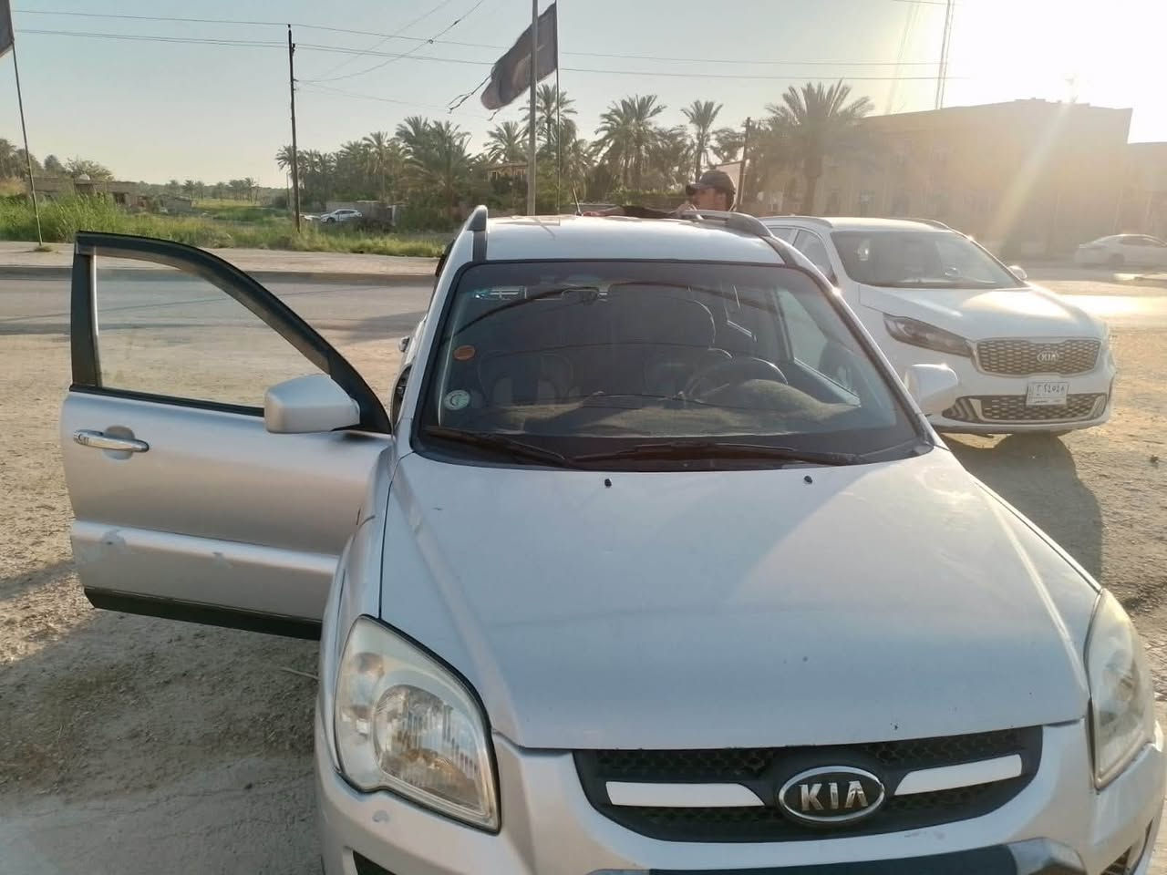 اللهم صل على محمد وآل محمد
سبورتج 2009 خليجي مواصفاتها معروفة السيارة نظيفة و دواخلها حلوة گير مكينة مكفولات و التبريد ثلج 
و السيارة مثل ما واضحه ب الصور عارضها ب108 و بيها مجال للشراي 

المكان بغداد المدائن 
رقم الهاتف : ***********
