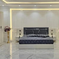 غرفة نوم • طقم ٥ قطع • سرير خشب مقفل