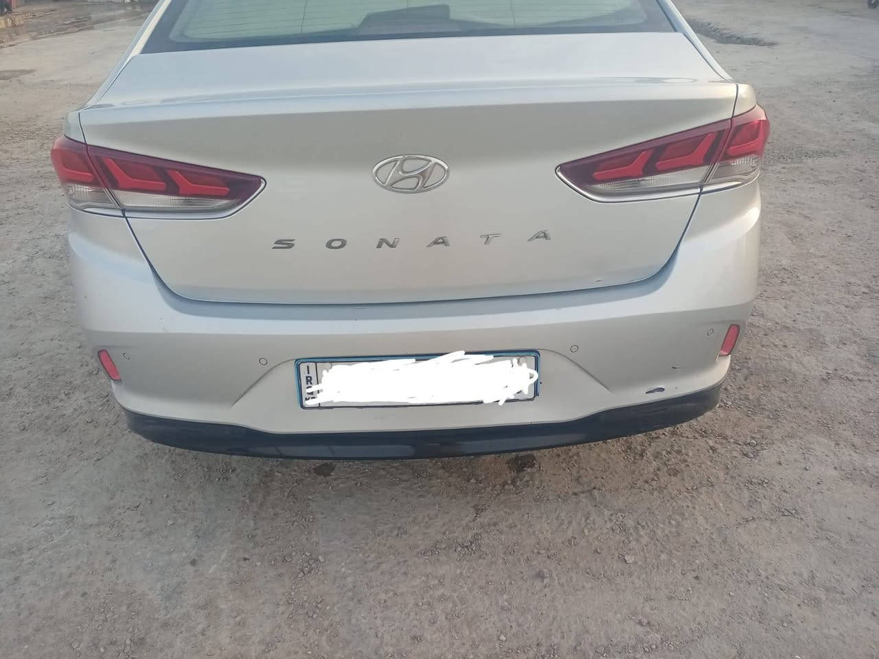 هونداي سوناتا 
وأرد كوري رقم أربيل 
ماشيه 89 ألف
محرك الفين المرغوب 
سياره نضيفه
تبريد قطعتين 
بيها 4 قطع صبغ بدون حادث من كوريا 
بانزين اصل 
وتبديل جاملغ امامي فقط 
سياره جاهزة السعر 145 وبيها مجال 
استمال شخصي الشراي يتصل 
***********
مكاني بصره صالحيه ريف الزهر البصرة, العراق
