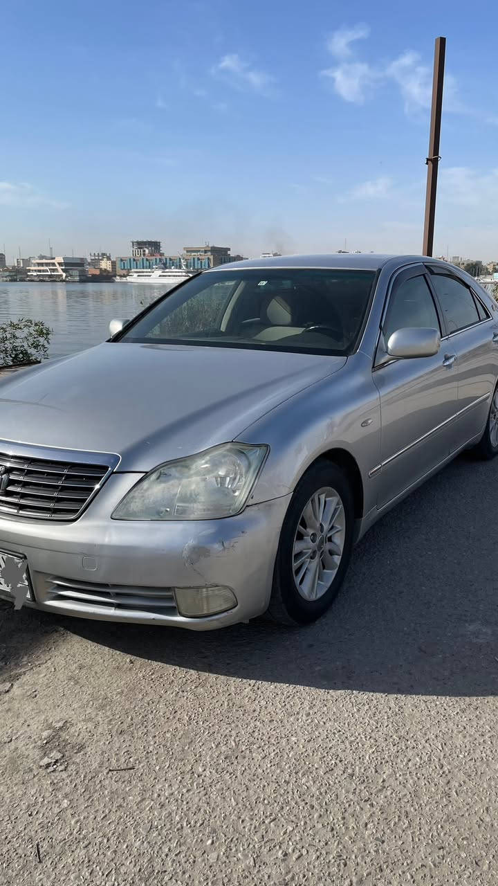 سلام عليكم شاهينه للبيع 2004دكمتين حاويه كفاله كص وضربه وسرقه اربع بصمات بصمه سوده جاهزه للتسجيل بس تحجز 
السعر :95وبيه مجال قليل 
الاستفسار :***********
