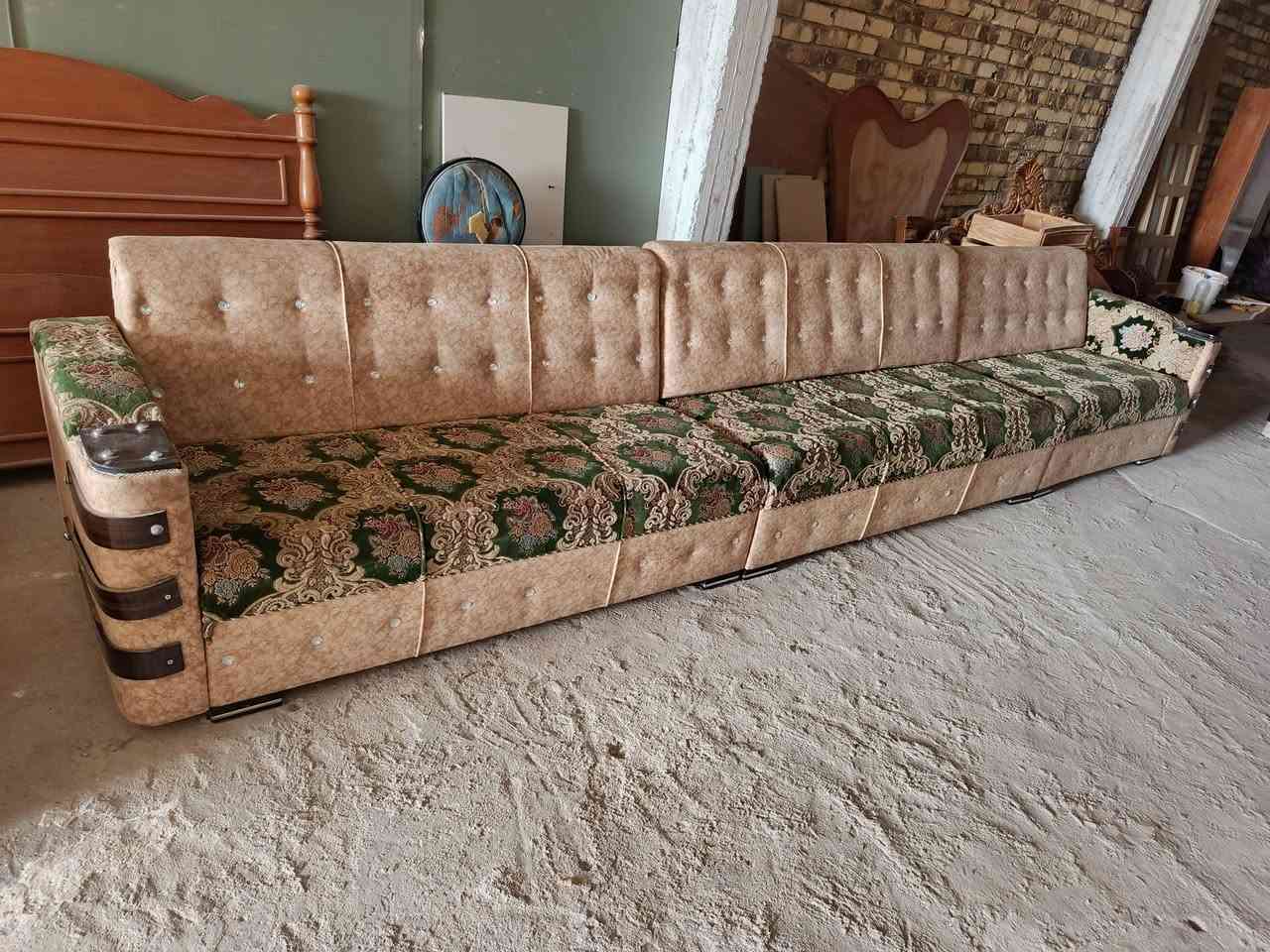 ديوان ١٧ متر تسكام نظيف مالي ضرر سعر ٦٠٠ . شارع ٨٠
***********
