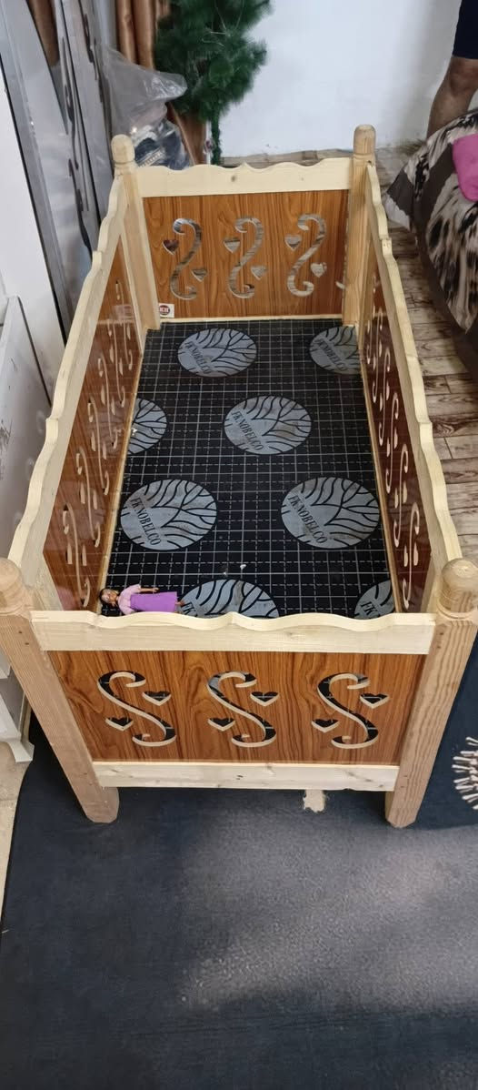 للبيع تفصال جديد ممستخدم نهائياً سعره 40 الف بي مجال مكاني الدوره حي المعلمين قرب  السقيفه ***********
