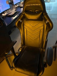شباب عندي كراسي كيمنك DxRACER للبيع استعمال قليل وكميه كبيره  للاستفسا...