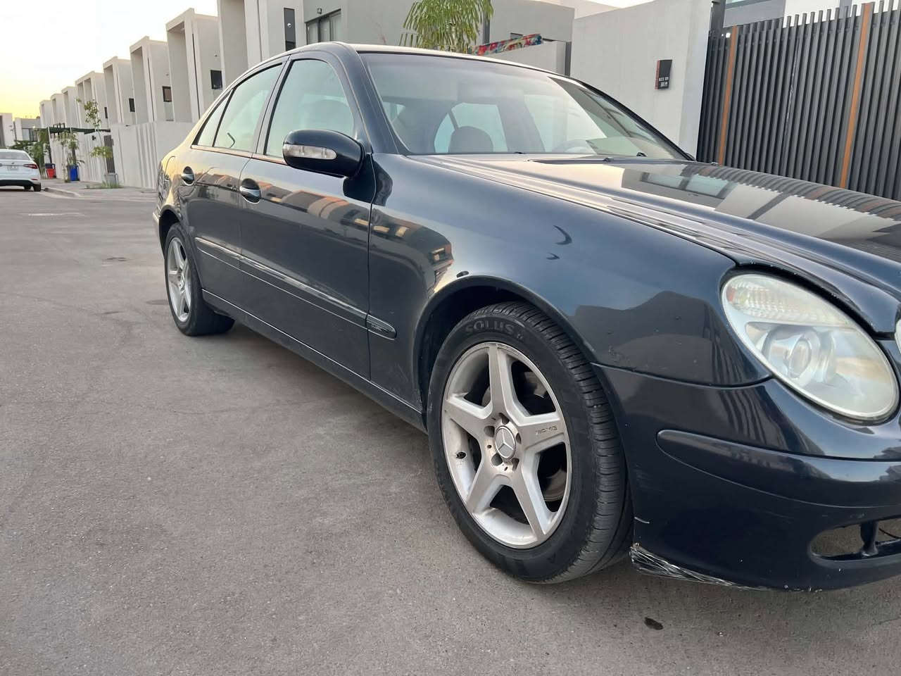السلام عليكم مرسيدس e 350 موديل 2002 
مكينة 6 سلندر  داخل جلد بيجي تبريد ثلج 
سيارة بدون صبغ مكاني بغداد 
سعر 110 $  

‭***********‬
