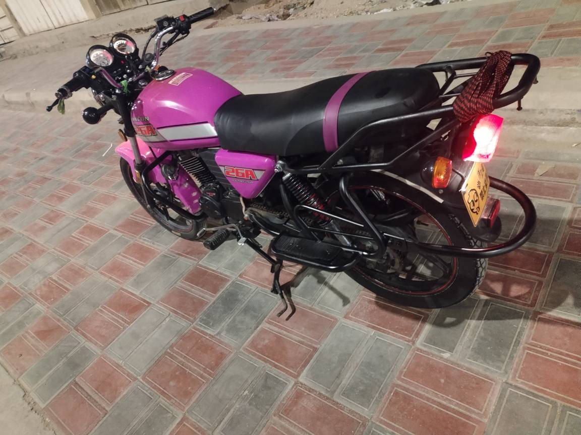 سلام عليكم 
دايوان نفخ مكينه ٢٠٠ كتابه حمره  
 موديل 2022 /27/11 بلاوراق يعني ٢٠٢٣ 
 محرك كفاله شرط محرك نضيف شلعه ومعدل شرط الكفاله  كهربائيات كلهة شغاله اشاير لايتات كله شغال بيهة لايت زنون زنجيل جديد الدراجه كلهة جديدة وبل واقع احله من الصور مكان كربلاء حي السلام   السعر مليون ٤٥٠  وبيهة مجال بسيط  للطيبين
***********  بي وتساب كربلاء, العراق
