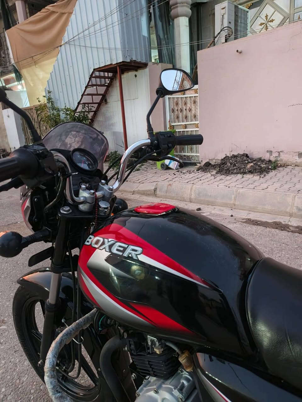 السلام عليكم اخوان دراجه بوکسر مرقمه لوحات نكليزي للبيع مديل 23 الدراجه جديده ماشيه 5 الف وقابله لزياده الدراجه مكفوله كفاله عامه جديده لك بعدهه الشراي يتصل ويدلل *********** مكاني ديالى بعقوبه جسر خرنابات
