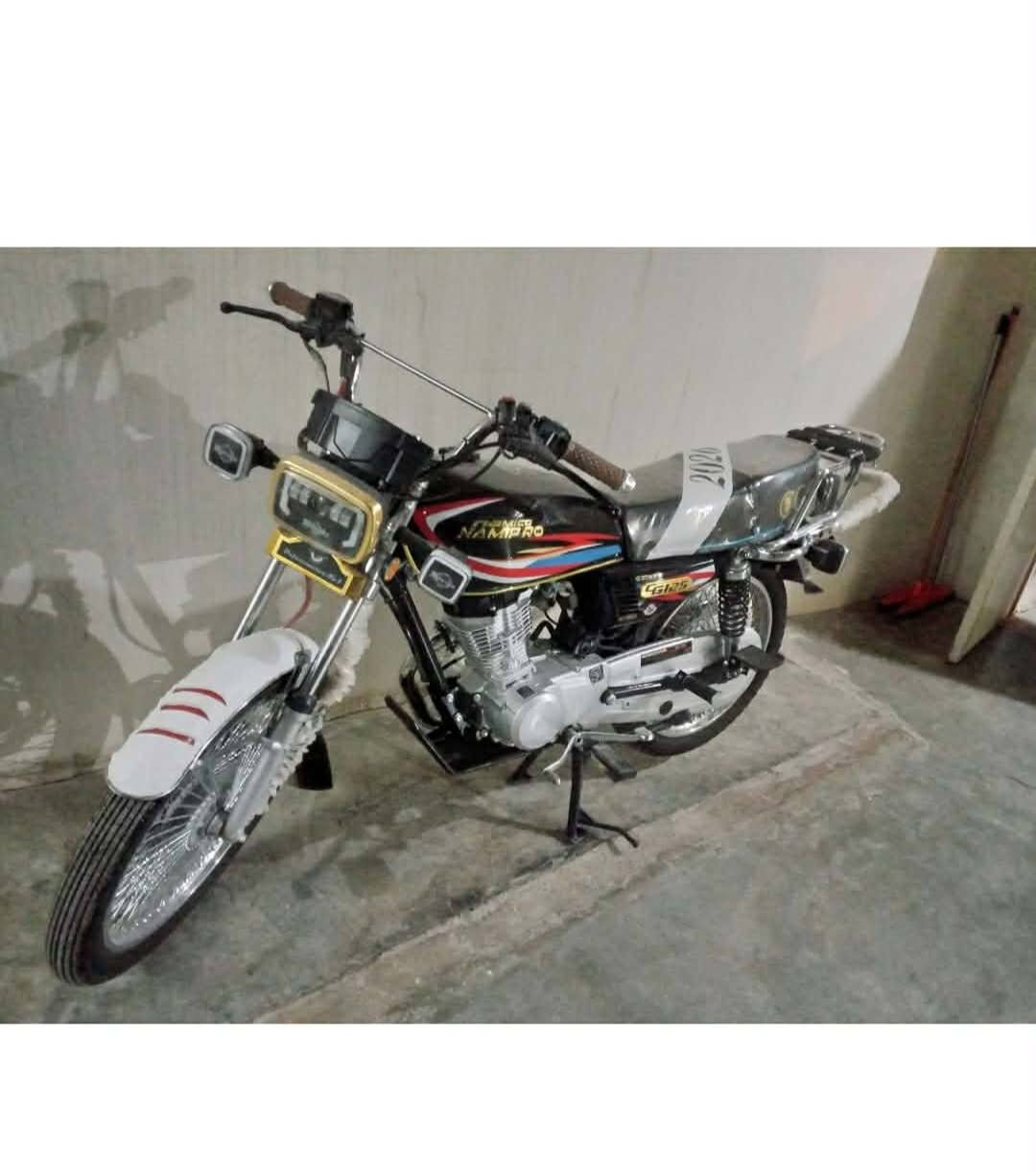 26 هۆنزدا یک دەس
ماتۆڕەکە وەسفی نەگەرەک برای سفرە میمزاکەم بەسفری دەریکردە سعری 700 معمەلە شوێن سموود..***********
