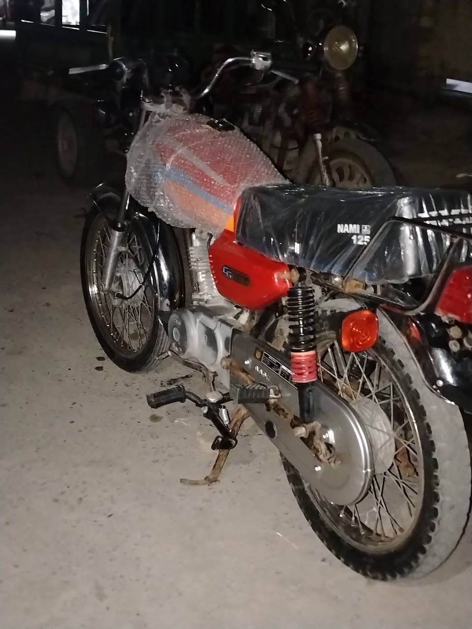 سلام عليكم دراجه يراني شلامجه عينه ولايت  نضيفه غراض جديد تو شاده مكينه ناعمه لا تبخير ولا تنقيص كهربايات كله شغاله سعر 550وبيه مجال المكان ميسان المجر الكبير تصل عل رقم ***********شراي بل خدمه
