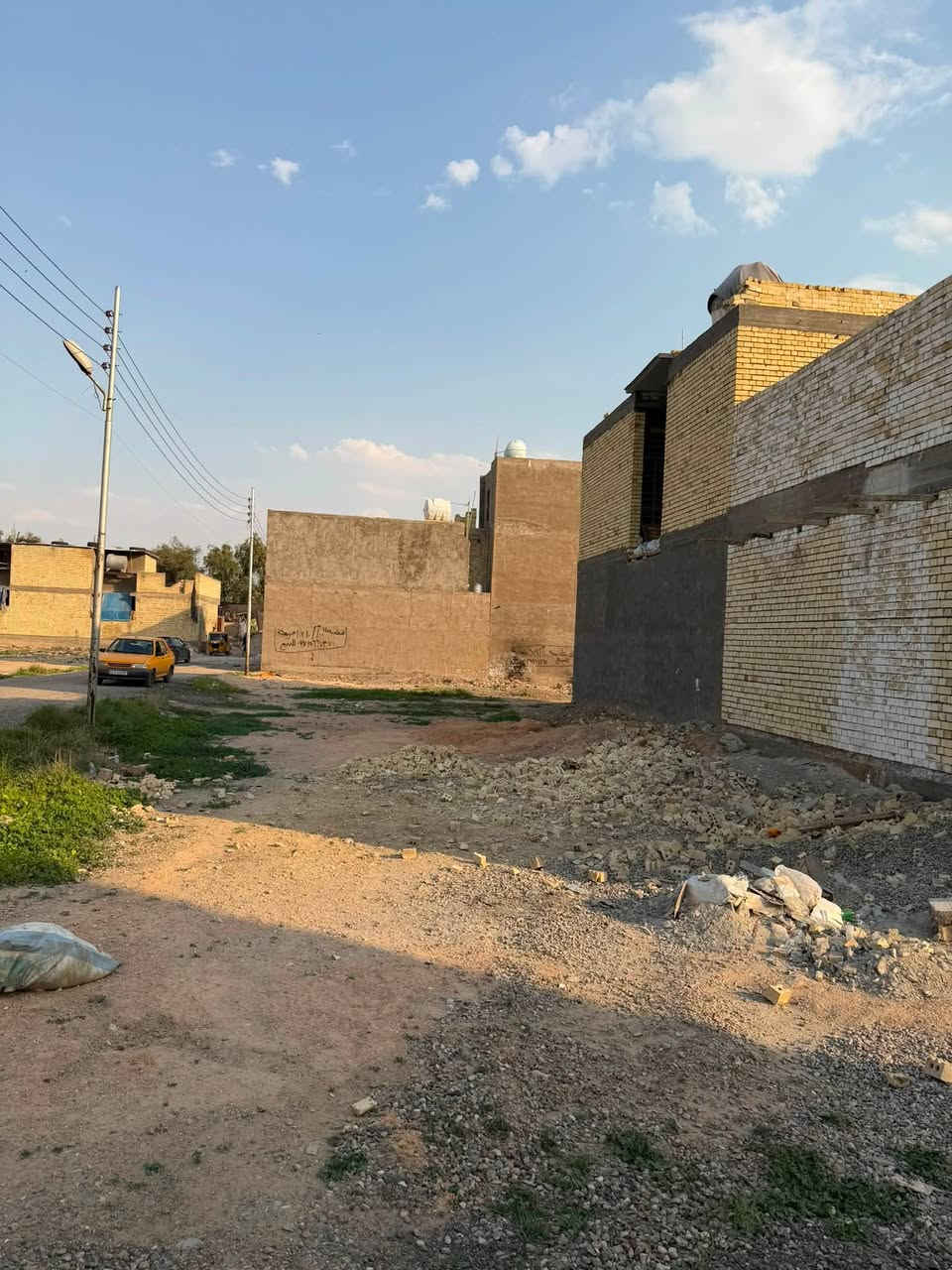 قطع اراضي للبيع سند 25 زراعي باسمي
الموقع داخل بغداد الكمالية بستان علي كمال  مجاور مدرسة البستان الاهلية /او المعوقين قرب المنتزه فرع مولده مالك
الاسعار بيهم مجال
84 مترب 26 مليون وبيها مجال
100 متر ب 33مليون بيها مجال
150 متر ب 49ونص مليون بيها مجال
200 متر ب 66مليون بيها مجال
الاسعار بيهم مجال
متوفر فيها جميع الخدمات ( ماء كهرباء مجاري تبليط )
للتواصل ***********
