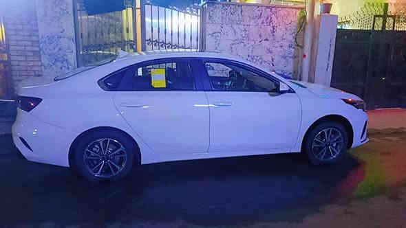 كيا k3 موديل 2024 فول مواصفات بصمة فتحة شاشة حساس امامي خلفي كشنات جلد مكينة 1500 دبل نوزل  فول ماشية 19 الاف مكفولة كفالة عامةسعر 145 وبيها مجال قليل  سياره رقم اربيل سياره باسمي تحويل ثاني يوم للستفسار لاتصال *********** ملاحظه السياره مكفوله حته من زلغ مكان السياره بغداد الشعب
