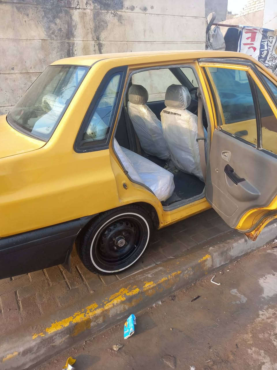 السلام عليكم سياره سايبه موديل 2012 رقم قادسيه اب اسمي سنويه لل 27 مكينه جديده  خط وبحث مصفره هيئه وغرامات حداديه جديده كير بس الرابع يفلت والشواصي  خايسات  تخم تاير جديد دواخل نضيفه والسعر 25 وبيهه مجال للشراي مكاني ديوانيه حي الصدر الرابع قرب مدرسة العراق وهاذه رقمي ***********
