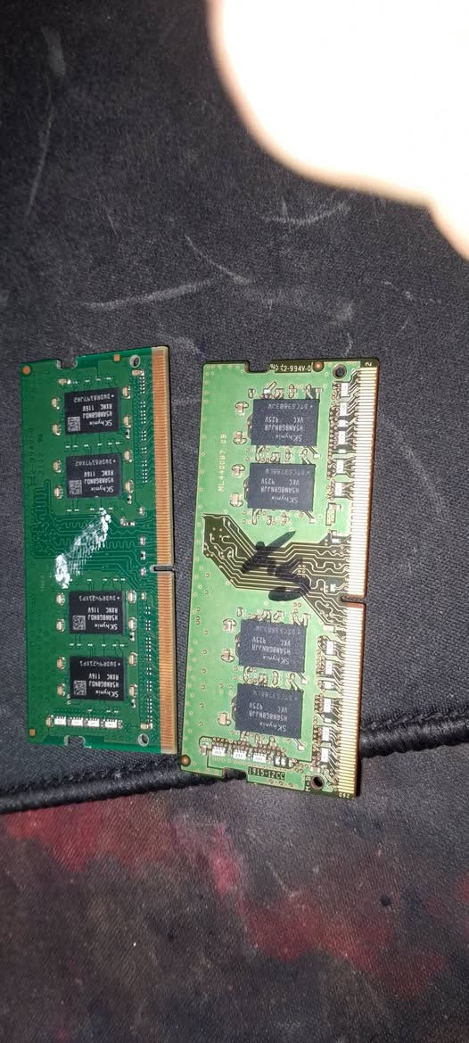 سلام عليكم 
Ssd 512g مال لابتوب ما اعرف اذا يصير للدسكتوب يعره 50 الف 

رامات قطتعين 8+8 ddr4 
القطعة 40 الف 
كل القطع مستعملات ما بيهن ضرر 
مكاني بغداد حي اور 600 ما عندي توصيل


**إذا كنت صاحب هذا الإعلان وتريد حذفه لأي سبب، رجاءا أرسل رسالة إلى الدعم الفني**