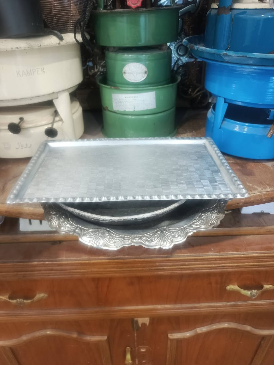 سلام عليكم شغلات قديمه للبيع مكاني كربلاء وإذا شلعه وحده اداري بالاسعار ***********
