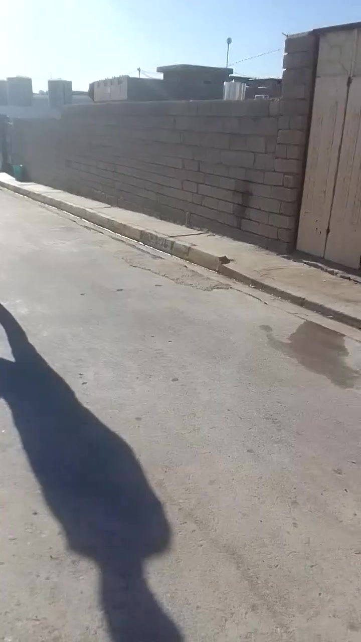 قطعه معروض للبيع منطقه حي كفاح شمالي قريب عل سايدين سعر 19مليون مساحه 195متر حتا مروس مع سيارة ***********
