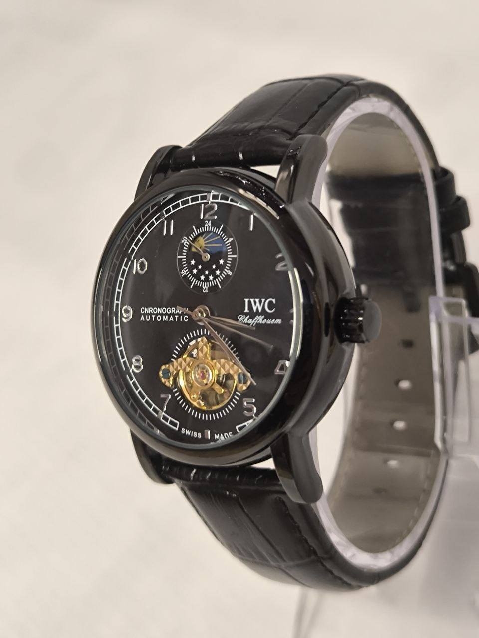 ساعة من ماركة IWC وارد اوربي
تحفة فنية 
مصممة للذوق الراقي
حركة اوتماتيك نصب وتكويك (قلب نابض)
ميناء ابيض كلاسك 
نظام شمسي قمري 
زجاج معدني ضد الخدش 
مقاومة ماء وغبار 
سير جلد genuine leather  
القطعة مختمة بالكامل

السعر :45 الف ع اول تم 
للحجز والاستفسار يرجى مراسلة الصفحه


**إذا كنت صاحب هذا الإعلان وتريد حذفه لأي سبب، رجاءا أرسل رسالة إلى الدعم الفني**