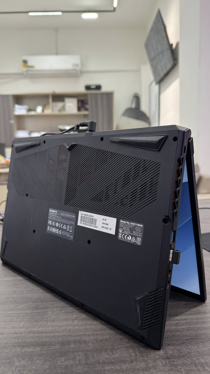 لابتوب كيمنك للبيع بسعرر متحصل مثله بعد
Gigabyte G5 kf
معالج i5 12500 H
كرت شاشه 4060 rtx
رامات 16 
التخزين M.2 512 gb
شاشة 15.6 fhd 144hz 
اللابتوب جداً نضيف شخط مابي و من ناحية القوه ف لابتوب جبار بالمونتاج و الكيمنك 
السعر : 850 الف و مستحيلل تحصل هيج مواصفات بهذا السعر 
موجود ماسنجر و واتس
رقمي : ***********
