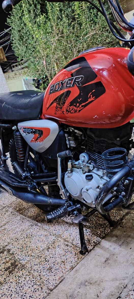 السلام عليكم بوكسر للبيع موديل 2022 نزول شهر ١٢ دراجه خير من الله كلشي كامل بيها اي نقص ما بيها اوراق اصوليه
محرك ما مفتوح كهربائيات كلهن شغالات  
بدون رقم العسر مليون او ٤٠٠ او بيها مجال بسيط العنوان بغداد حي العامل للتواصل ***********
