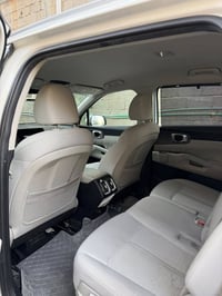 سورنتو 2024 السياره كفاله عامه بيهة pdr صبع السياره جديد ومعروف مواصفا...