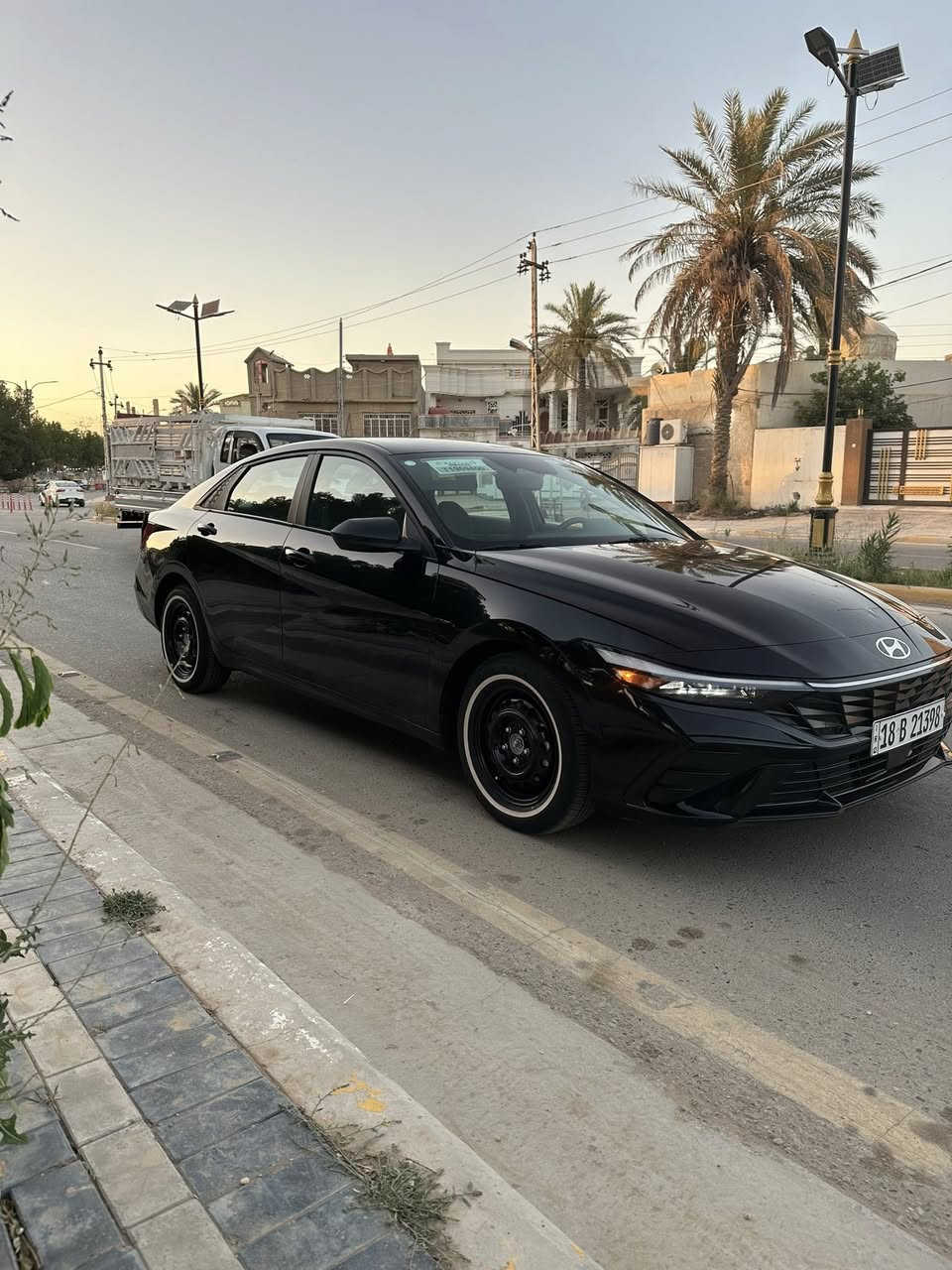 سلام عليكم النترا 2025 امريكي سياره مكفوله كفالة عامه ما عده لبنيد سونار موجود بل منشور كير ومكينه 2000 ماشيه 12 سياره نص فول اسعر 145 وبيه مجال مكاني كربلاء طوريج رقمي ***********
